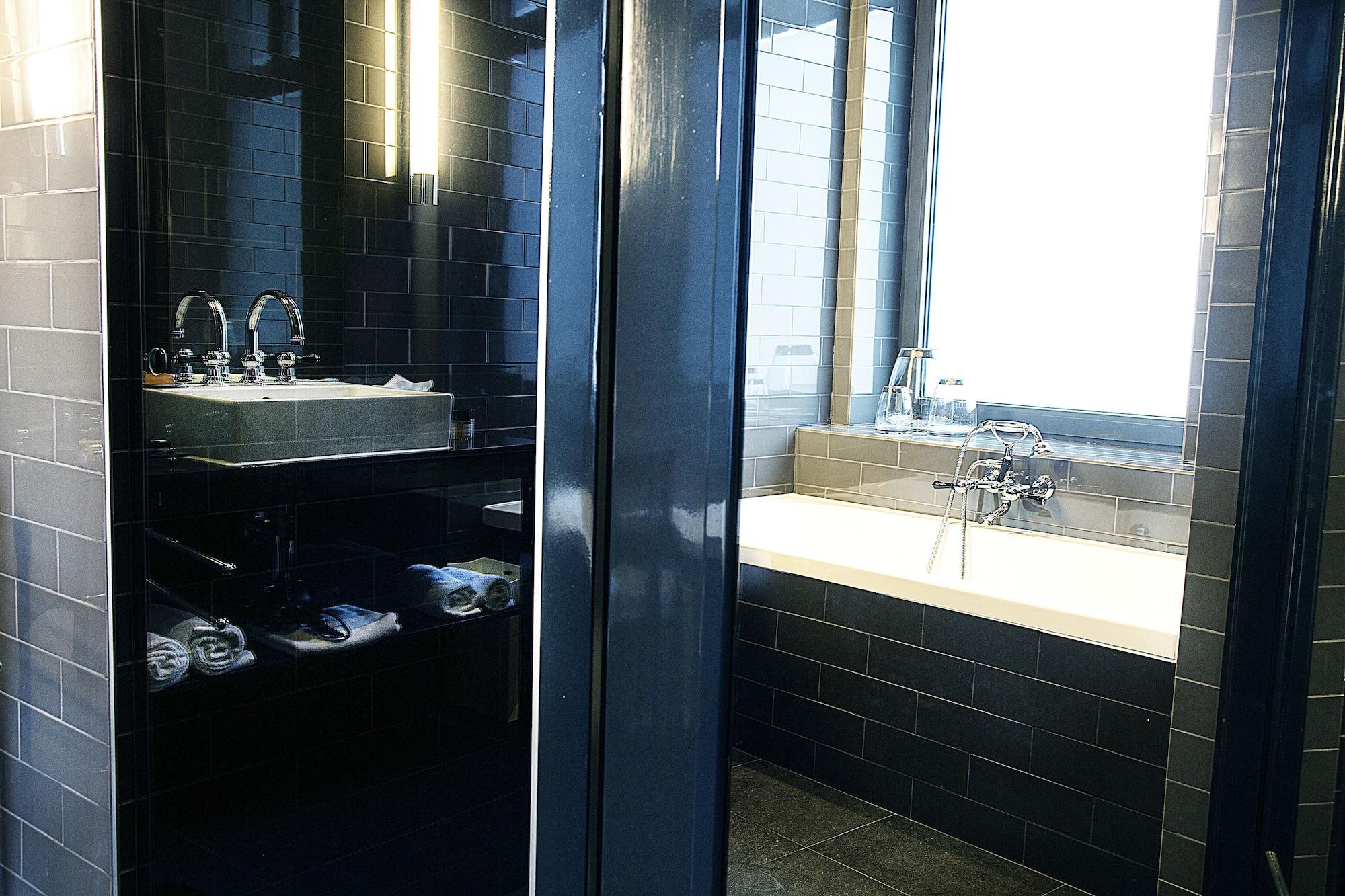 Hotel Les Nuits 4*
